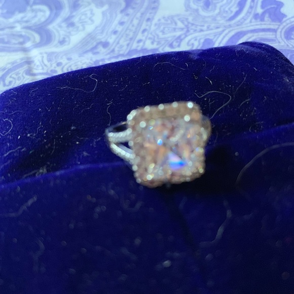 New White Sapphire 925 Sterling Silver Ring - Picture 2 of 5